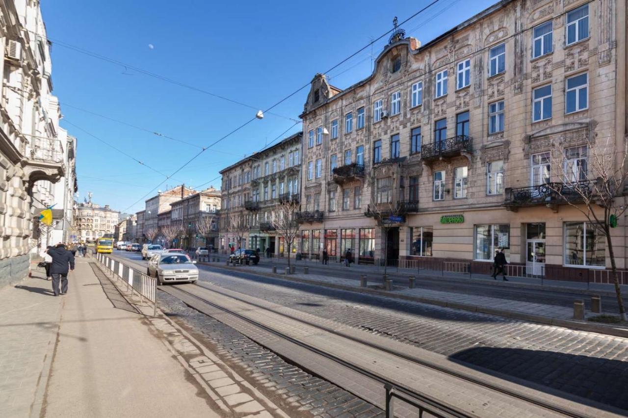 Зелені Апартаменти Біля Оперного Театру Flat In The City Center Lemberg Exterior foto